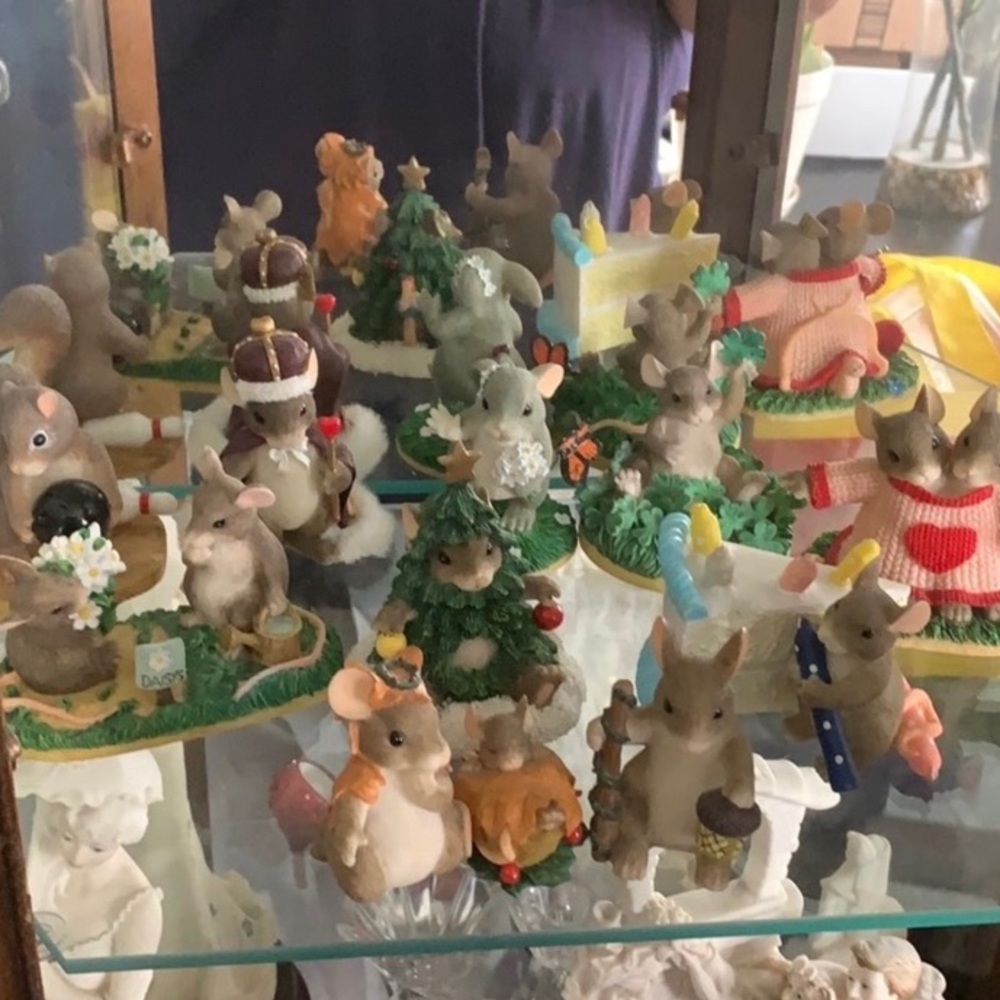 Lot of 9 Charming Tails Figurines